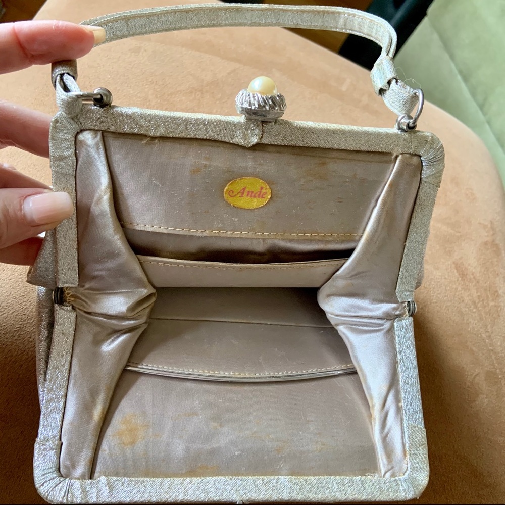 VINTAGE Andé Silver Lamé Handled Clutch Purse